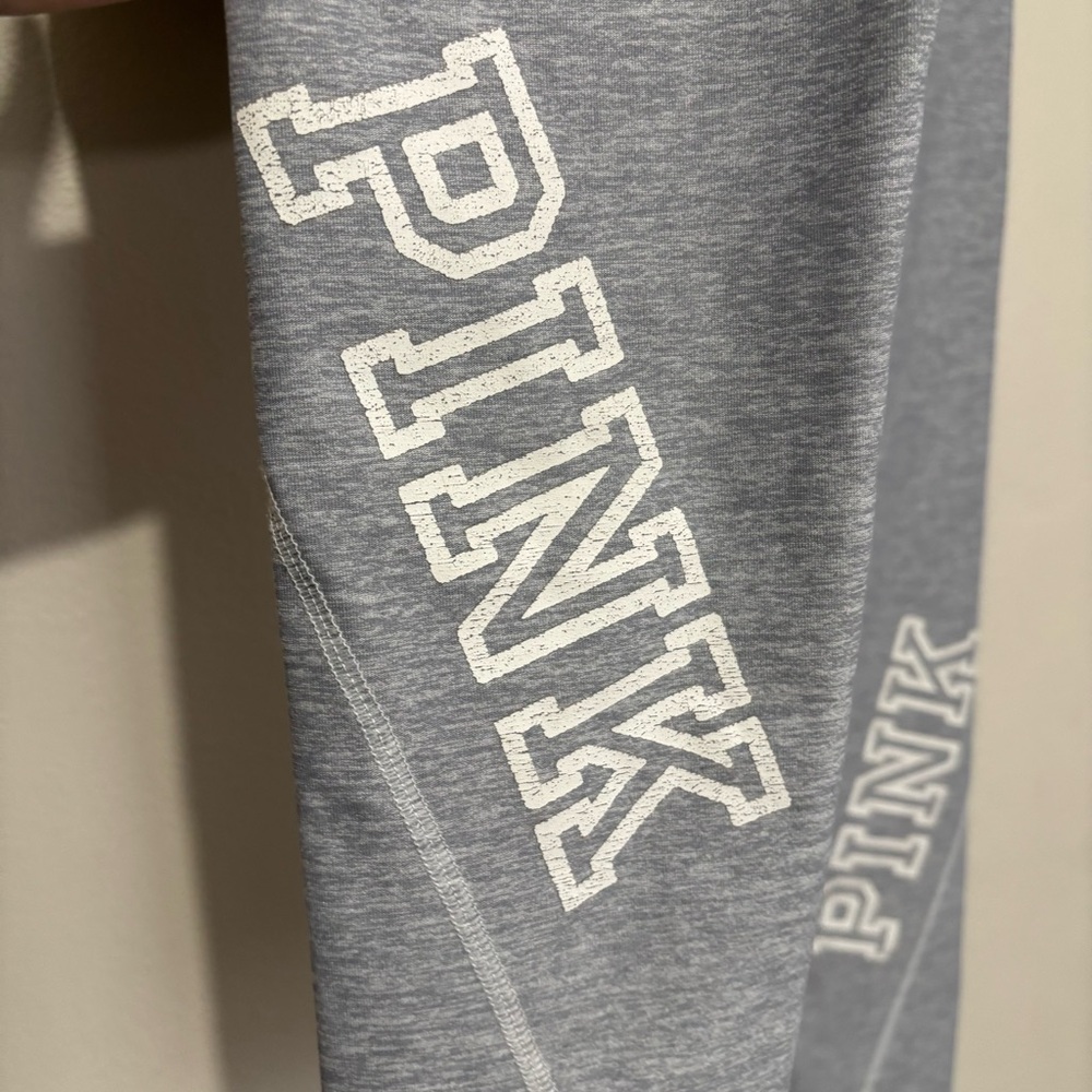 Victoria's Secret PINK Leggings Size Small Yoga Pants Gray White Logo Spellout - Picture 6 of 8